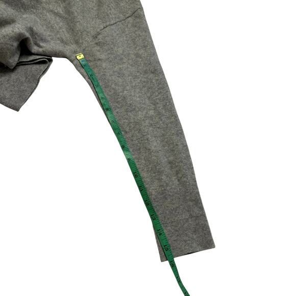 EVERLANE The Cashmere Crop V-Neck in Light Gray Size Medium Womens Long Sleeve - Picture 9 of 11